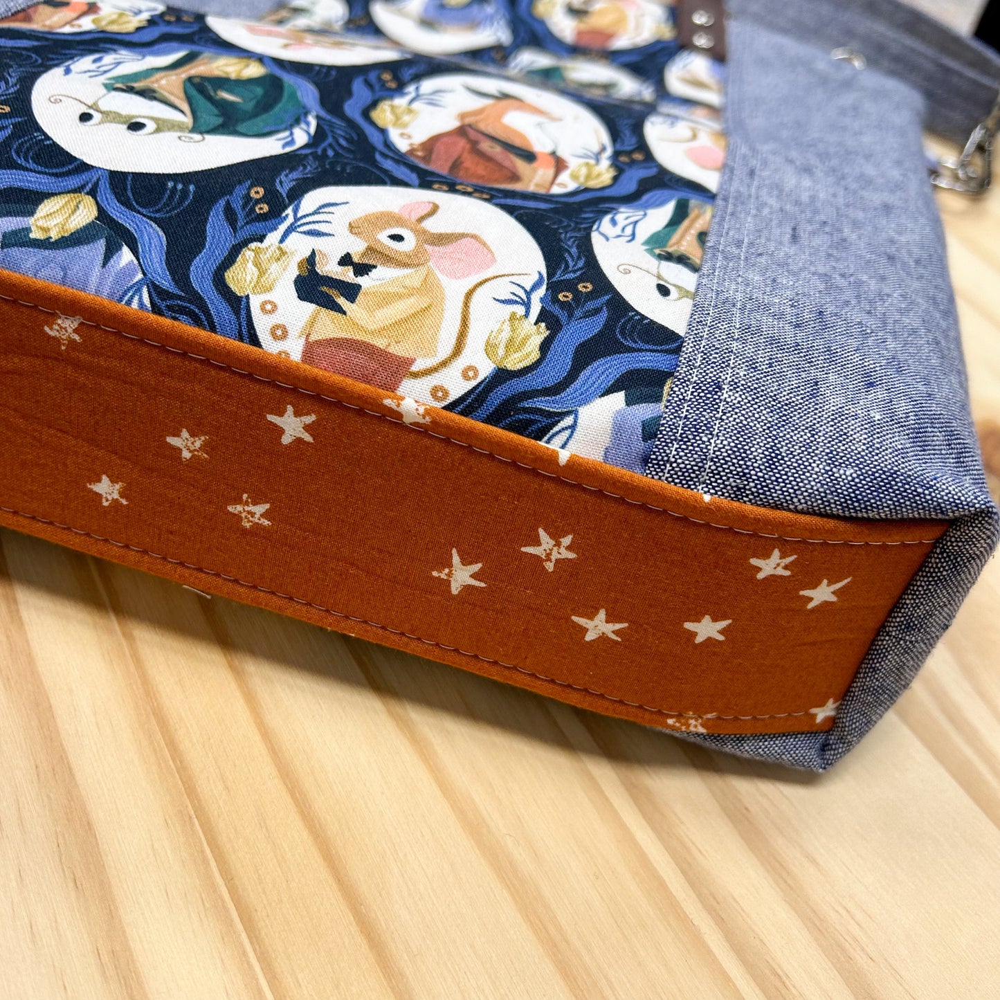Redwood Tote in Dapper Toile
