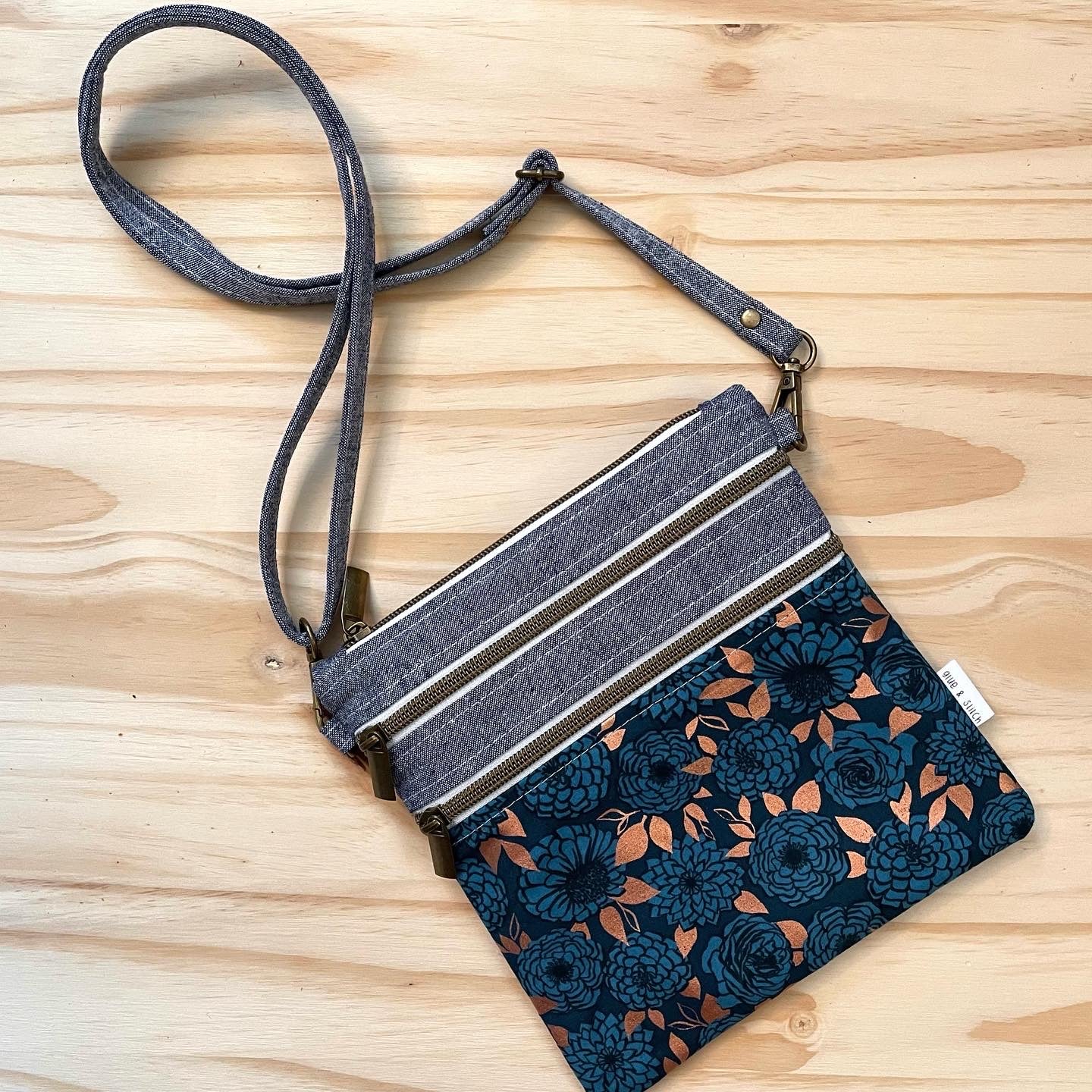 Crossbody Bags Glue & Stitch