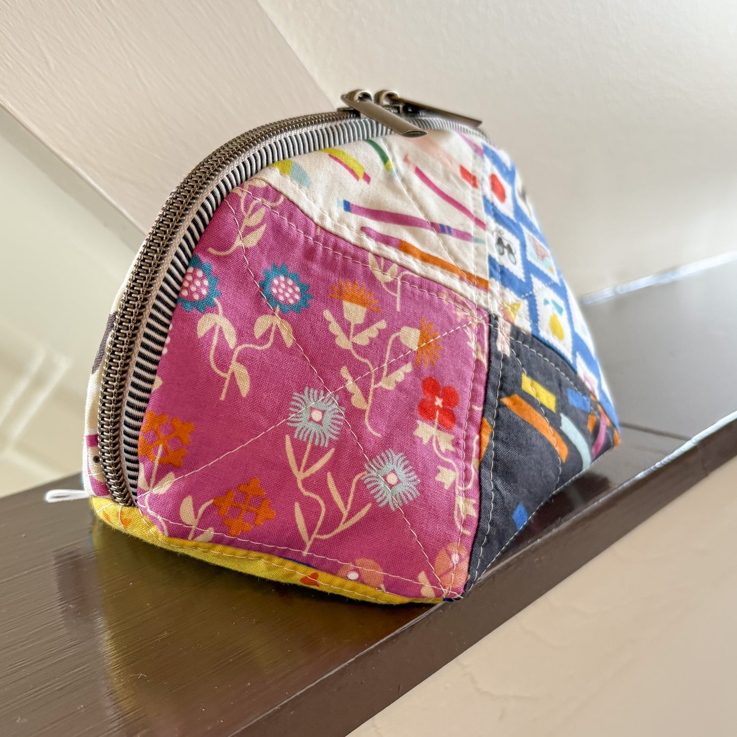 Small Criss Cross Pouch in Salutations