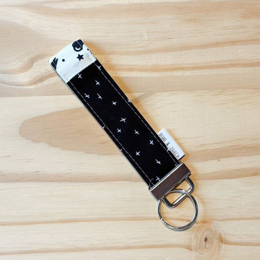 Black and White Exe's and Oh's Key Fob