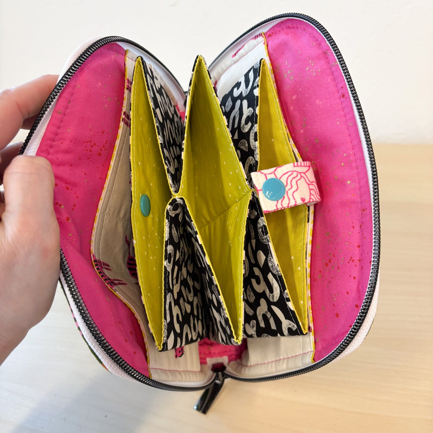 Studio Class: Honeycomb Case