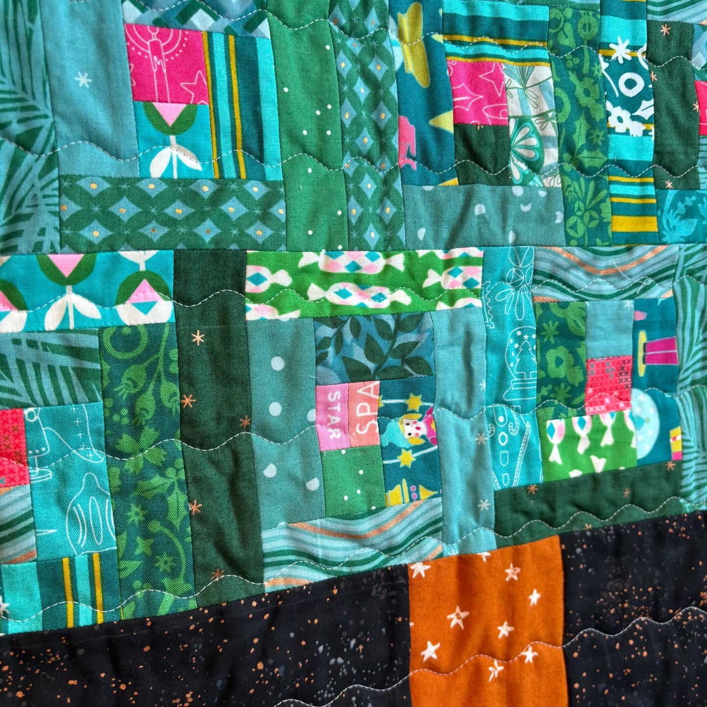 Scrappy Mini Christmas Tree Wall Hanging