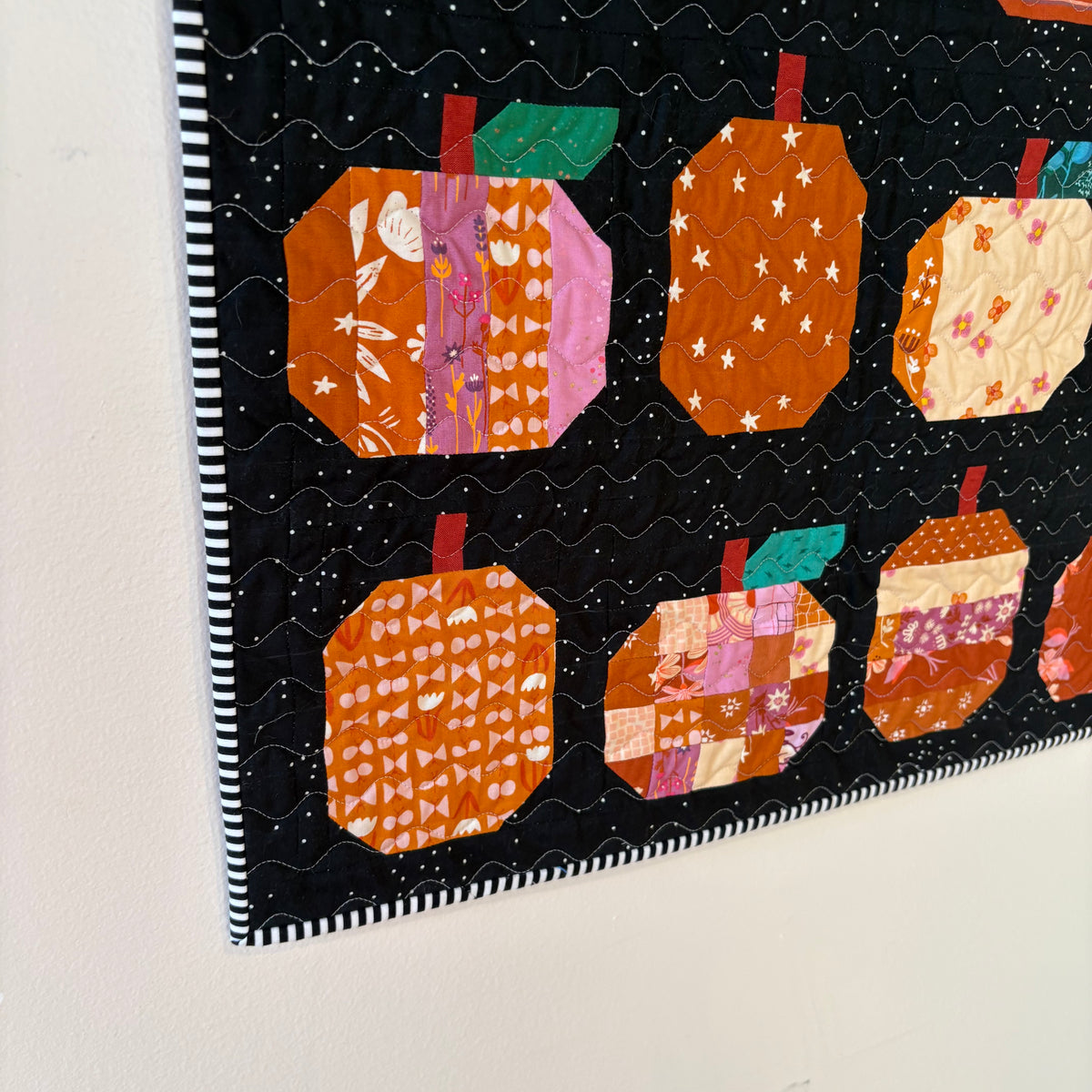 Scrappy Mini Pumpkin Wall Hanging