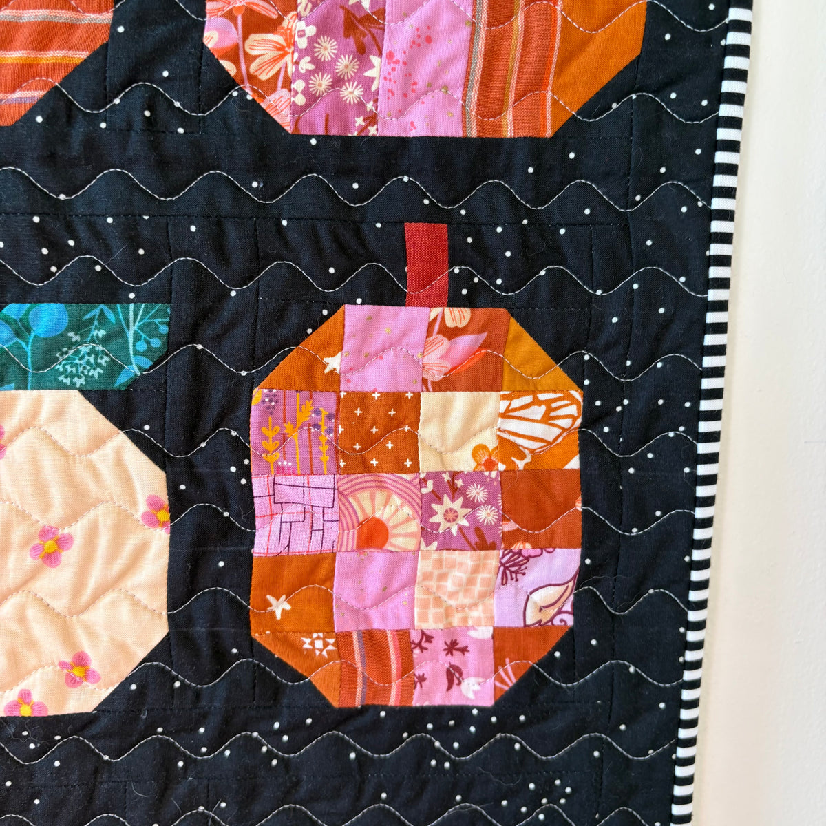 Scrappy Mini Pumpkin Wall Hanging